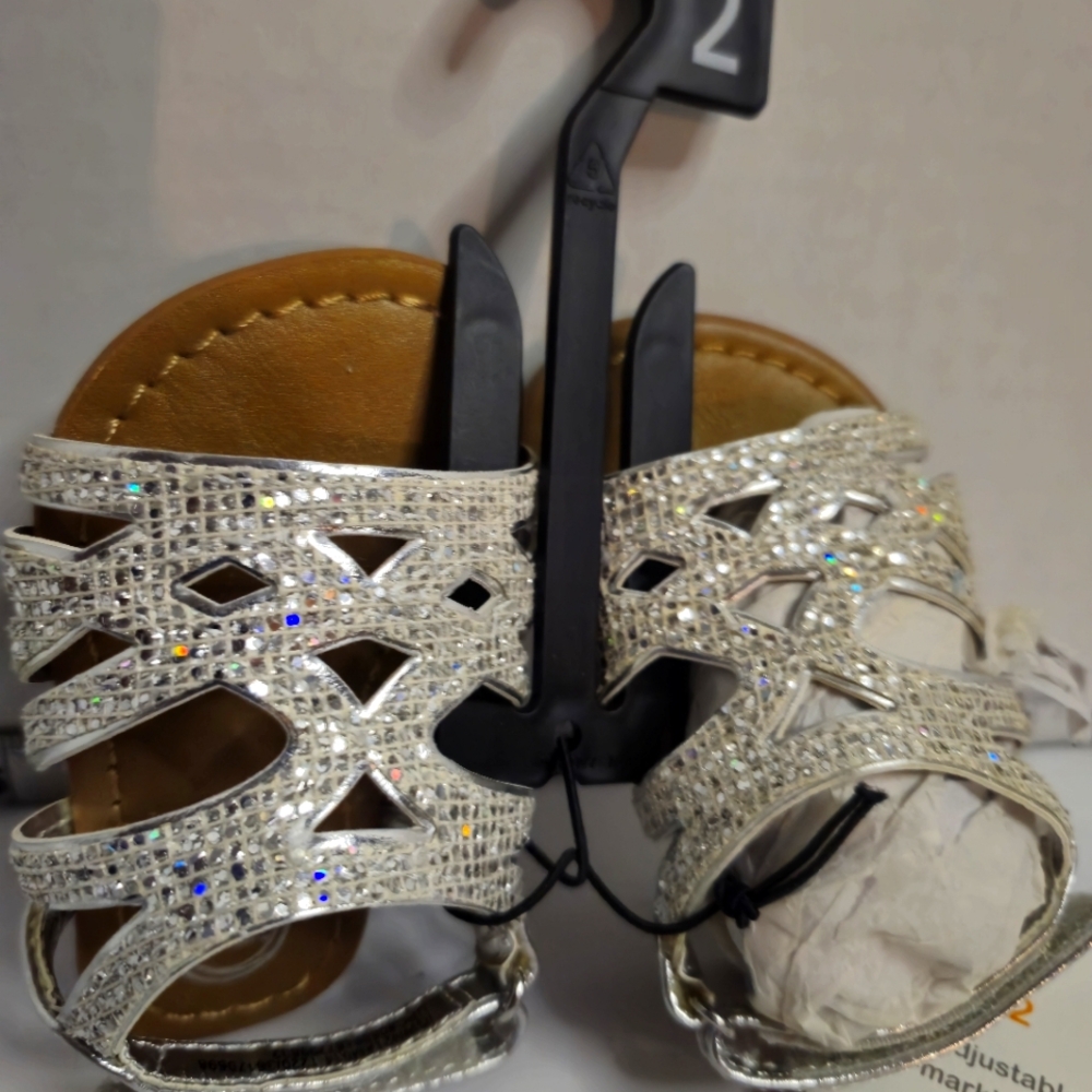 WONDER NATION BABY GIRL SEQUENCE SANDALS SIZE 2 - Picture 2 of 5